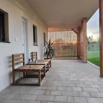 Hiska Mirna Ravnica Apartmán *