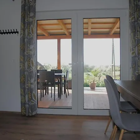 Hiska Mirna Ravnica *