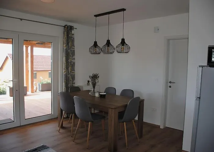 Hiska Mirna Ravnica مورفسكه تيبليتسه