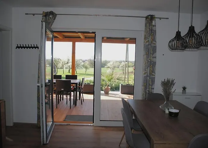 Hiska Mirna Ravnica アパート モラフスケ・トプリツェ