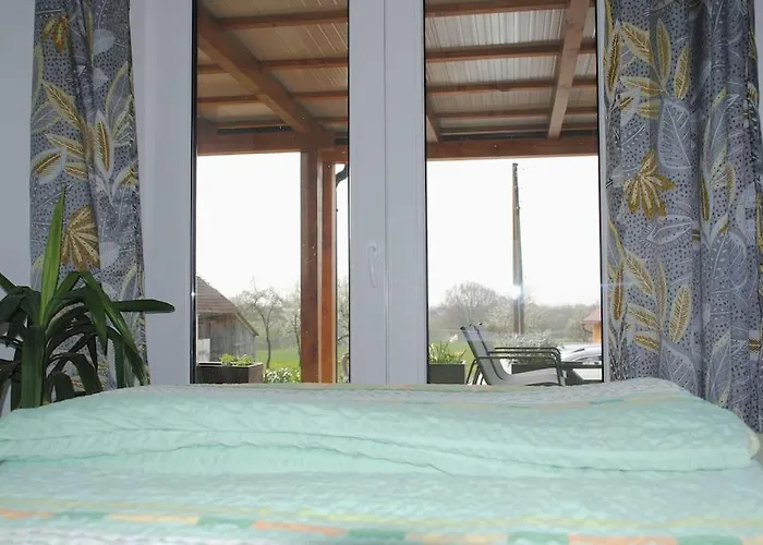 Hiska Mirna Ravnica شقة *