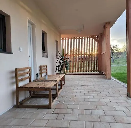 Hiska Mirna Ravnica شقة *