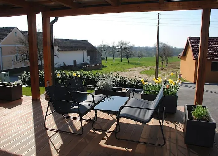 Hiska Mirna Ravnica モラフスケ・トプリツェ